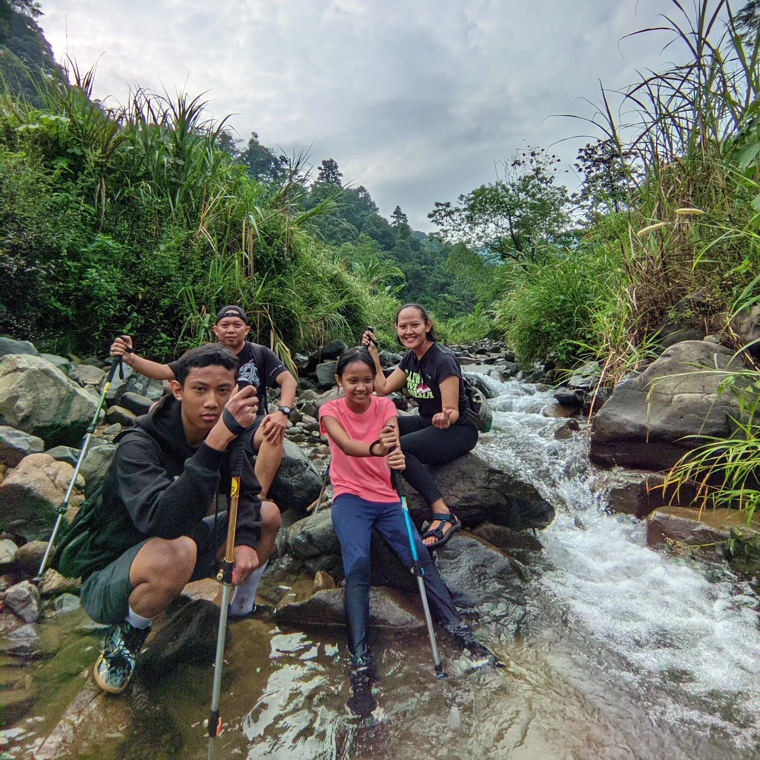 Hiking Curug Cibingbin