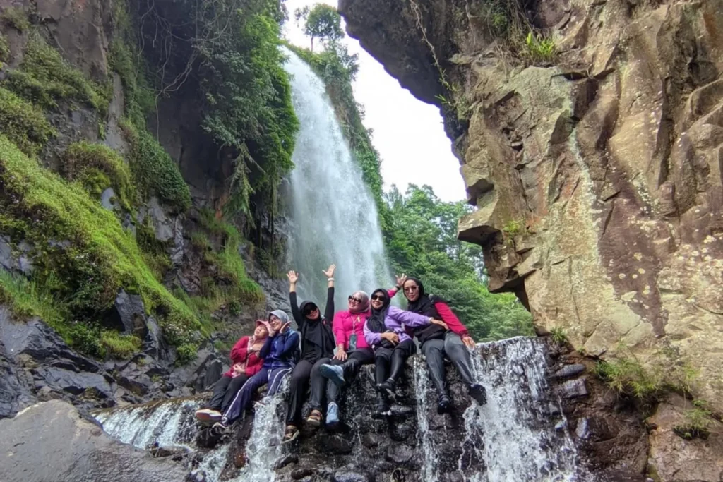 Curu bidadari wisata alam sentul