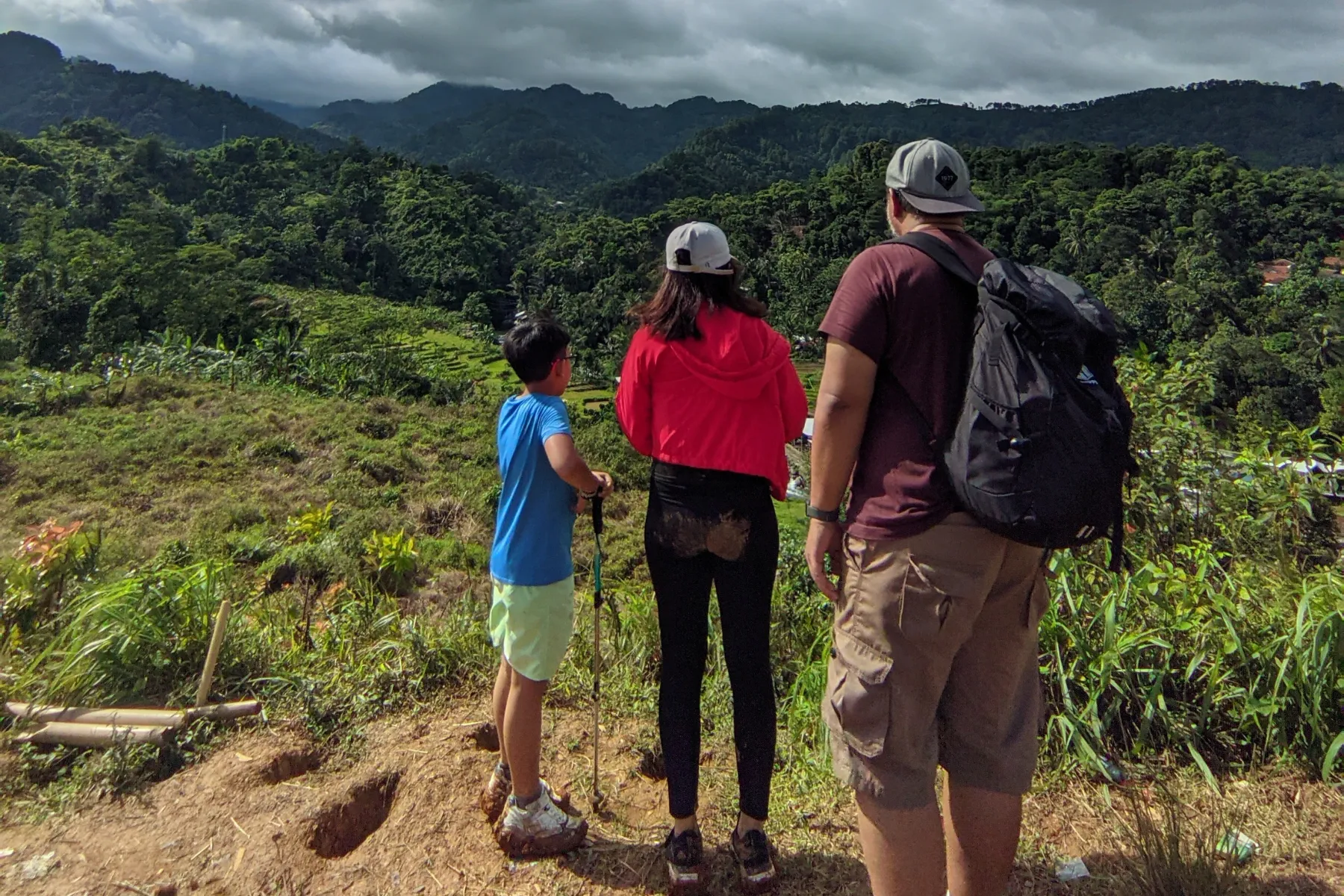 Hiking Bukit Ilalang Curug Leuwi Asih