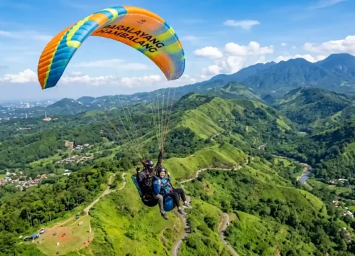 Paket Wisata Paralayang Sentul Hambalang – Sensasi Terbang Bebas!